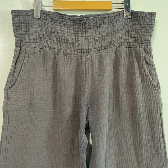 Miou Muse  Soft Grey Capri Pants - Size S - Picture 5 of 9
